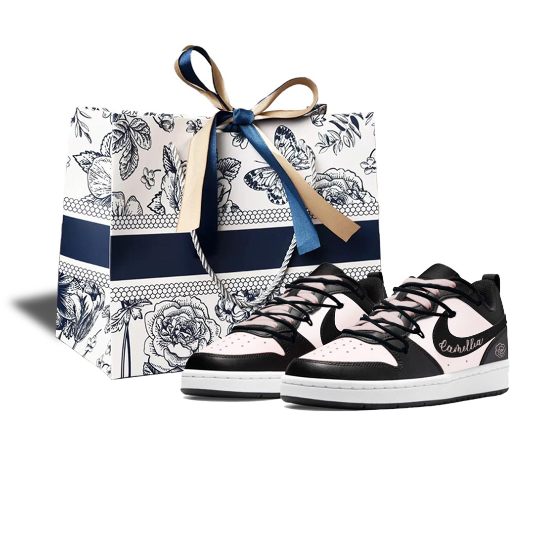 

Nike Court Borough Camellia Poetry Raft устойчивые к истиранию низкие детские скейтбординг кроссовки Black Pink Kids