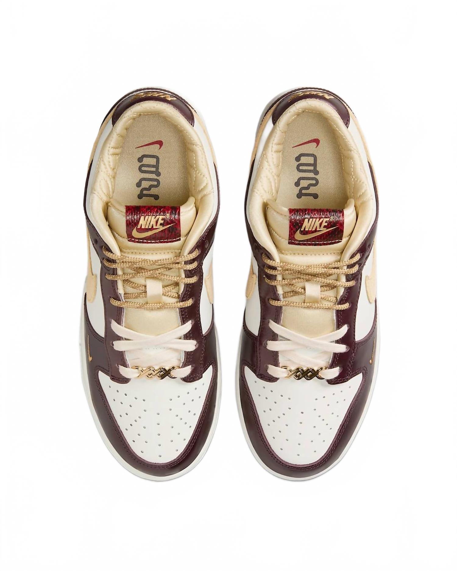 Женские кроссовки Dunk Low LX Year Of The Snake в цвете Sail/Burgundy Crush/Team Gold Nike — фото 3