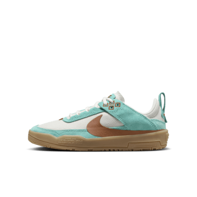 

Кроссовки Nike SB Day One, цвет Green Frost/Phantom/Gum Light Brown/Dark Russet