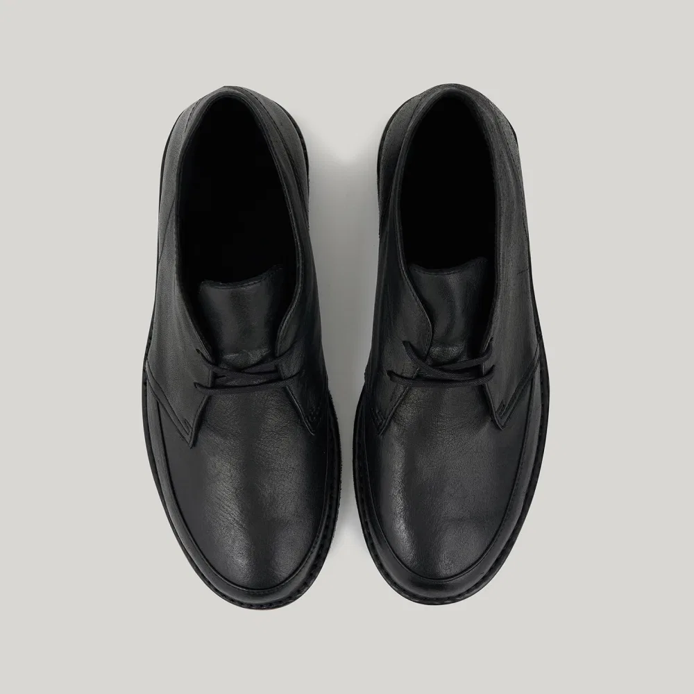 Мужские дезерты Lowe Desert Boots мягкого чёрного цвета от Atelier De Lumen — фото 4