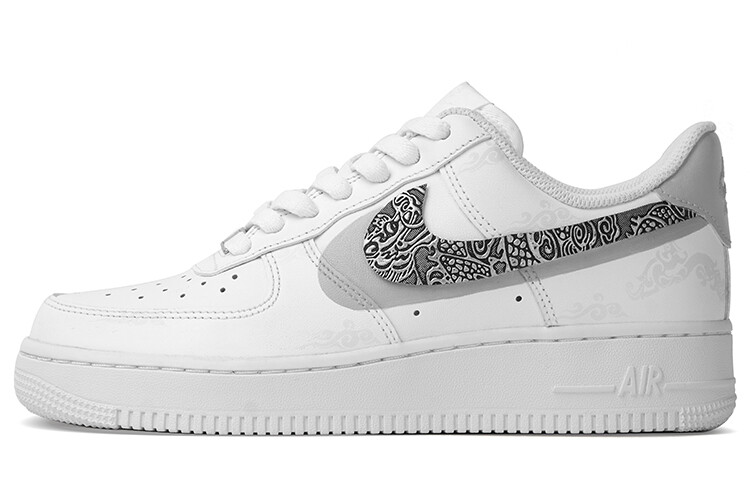 

Женские кроссовки для скейтбординга Nike Air Force 1, Black/White