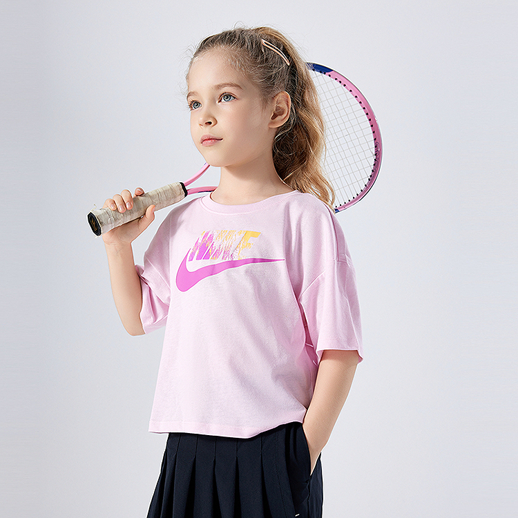 Nike Футболка с цветущей сакурой розового цвета для детей от 3 до 7 лет — фото 4