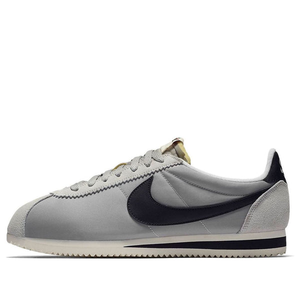 

Кроссовки classic cortez nylon aw 'grey black' Nike, серый