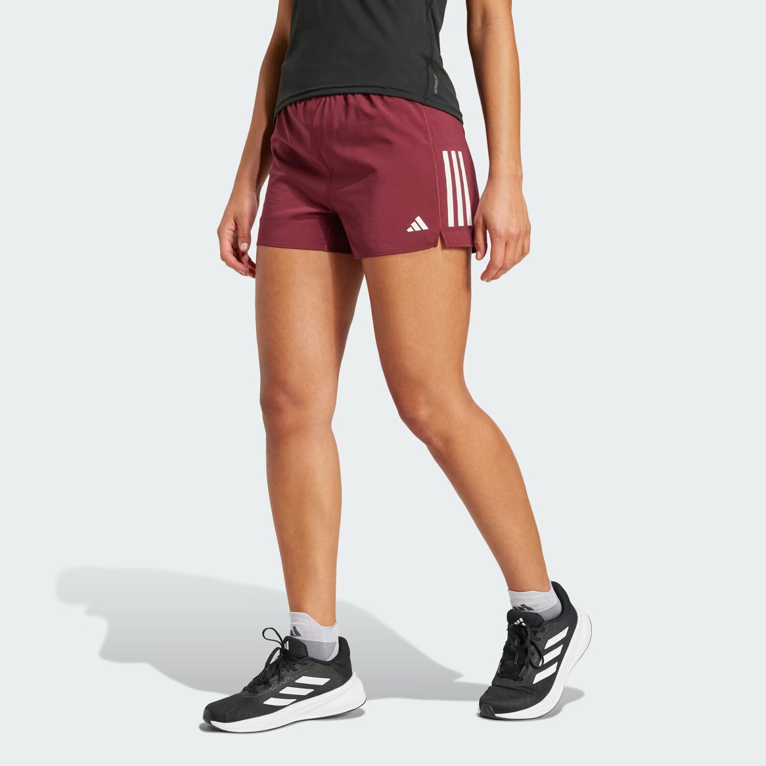

Шорты для бега Adidas, цвет Shadow Red