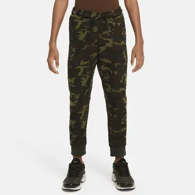 

Джоггеры Nike Sportswear Tech Fleece, цвет Black/Sequoia/Black