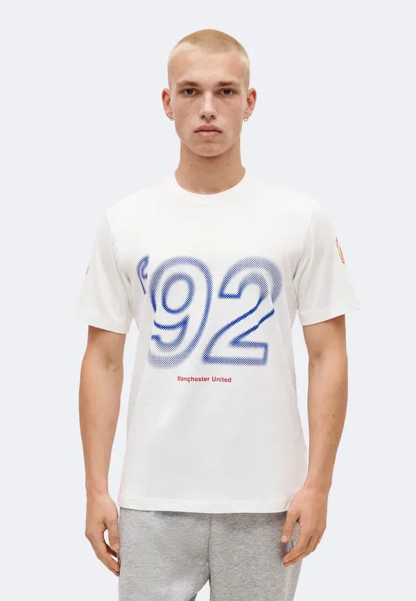 Футболка Manchester United Tee 90 Club Wear Adidas Originals, белый