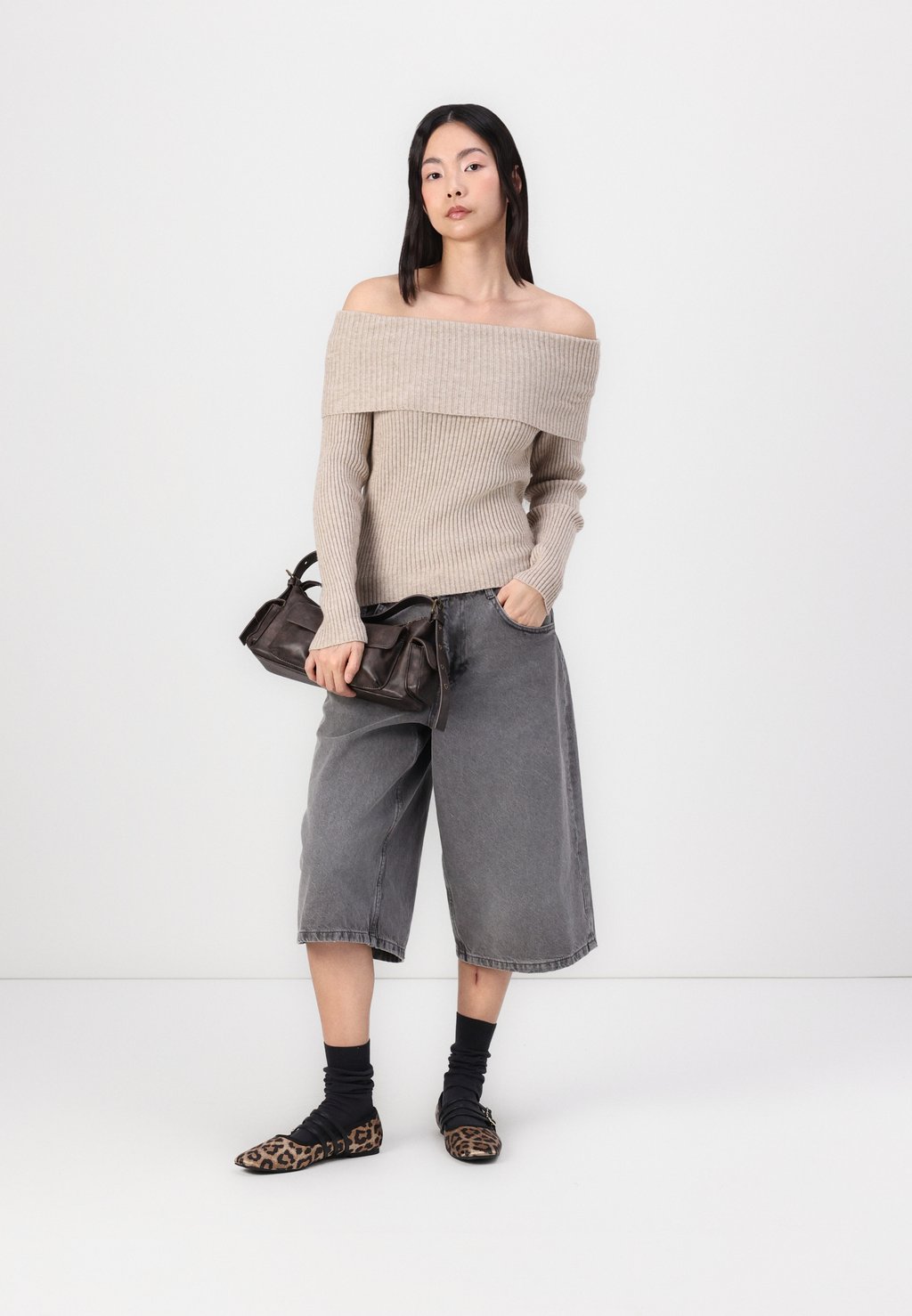 

Джемпер ONLKATIA OFF SHOULDER ONLY, серо-коричневый
