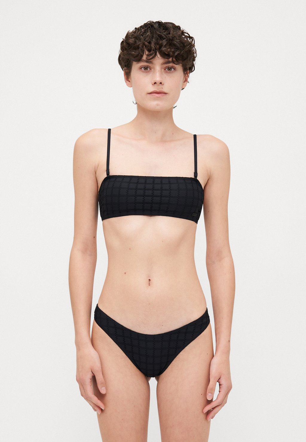 

Бикини CAMILO BANDEAU CHEEKY Roxy, черный