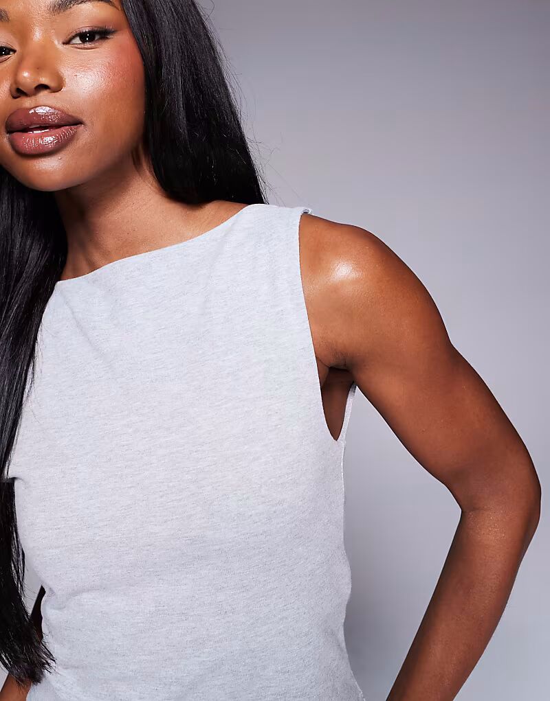 

Мягкий топ с вырезом-лодочкой и внутренним бюстгальтером, серый меланж 4505