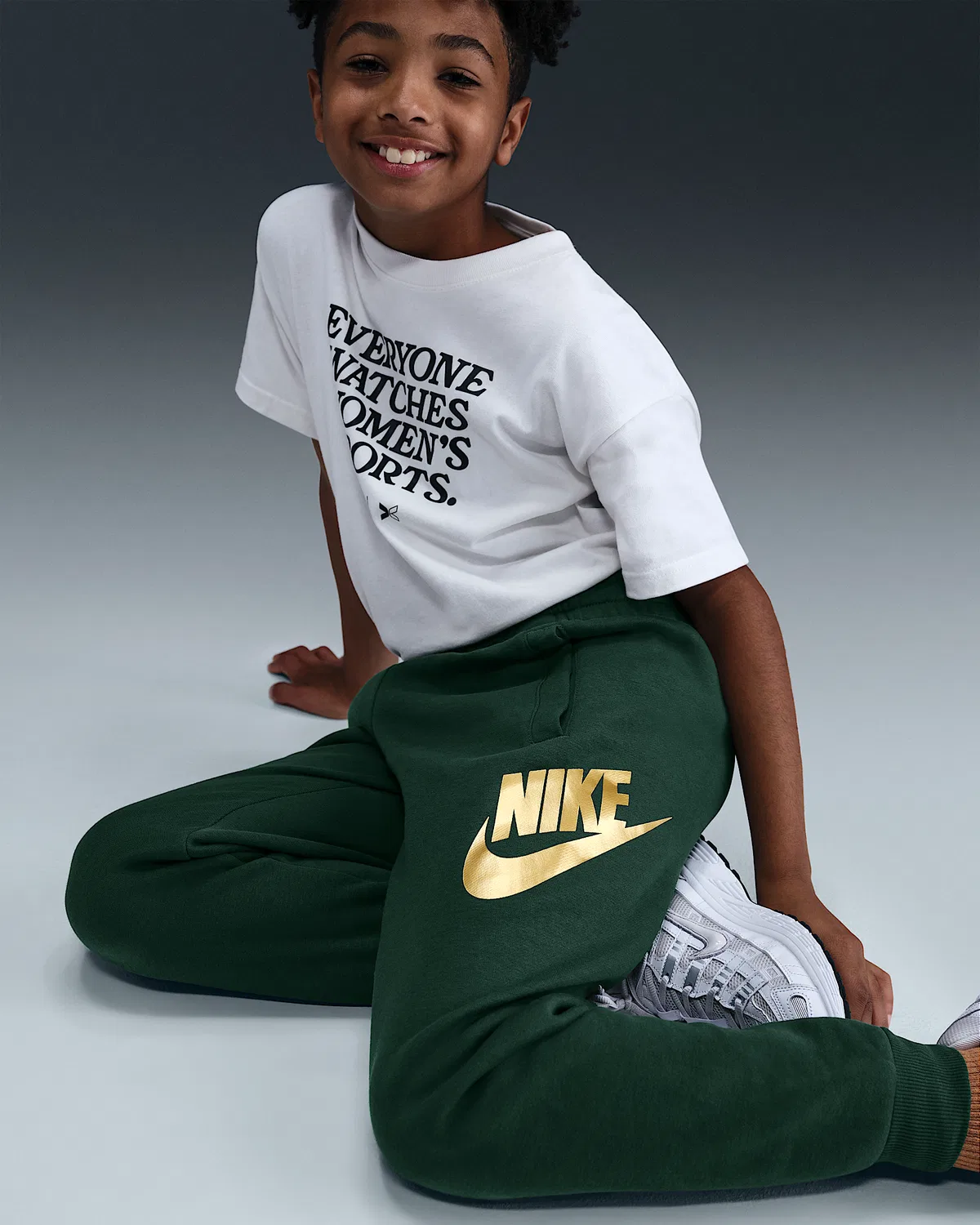 Джоггеры Nike Sportswear Club Fleece для старших детей, Fir/Metallic Gold — фото 4