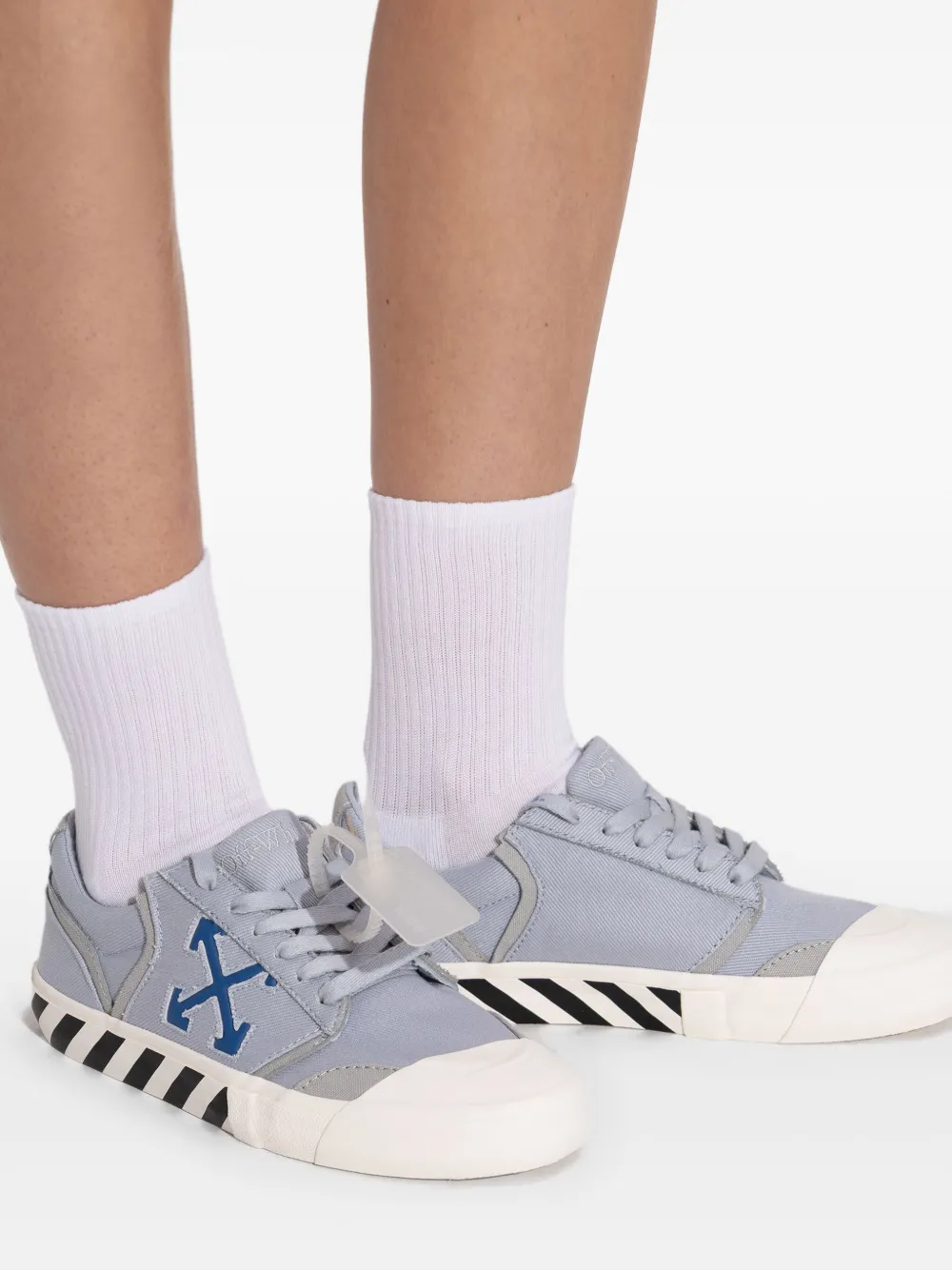 Низкие кеды на вулканизированной подошве Off-White, серый — фото 4