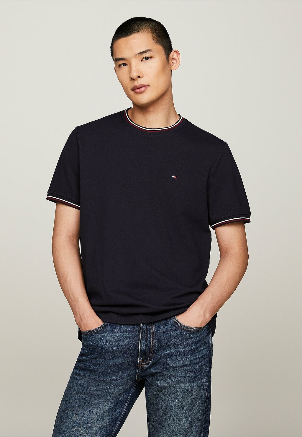 

Базовая футболка Signature Tipped Tommy Hilfiger, темно-синий