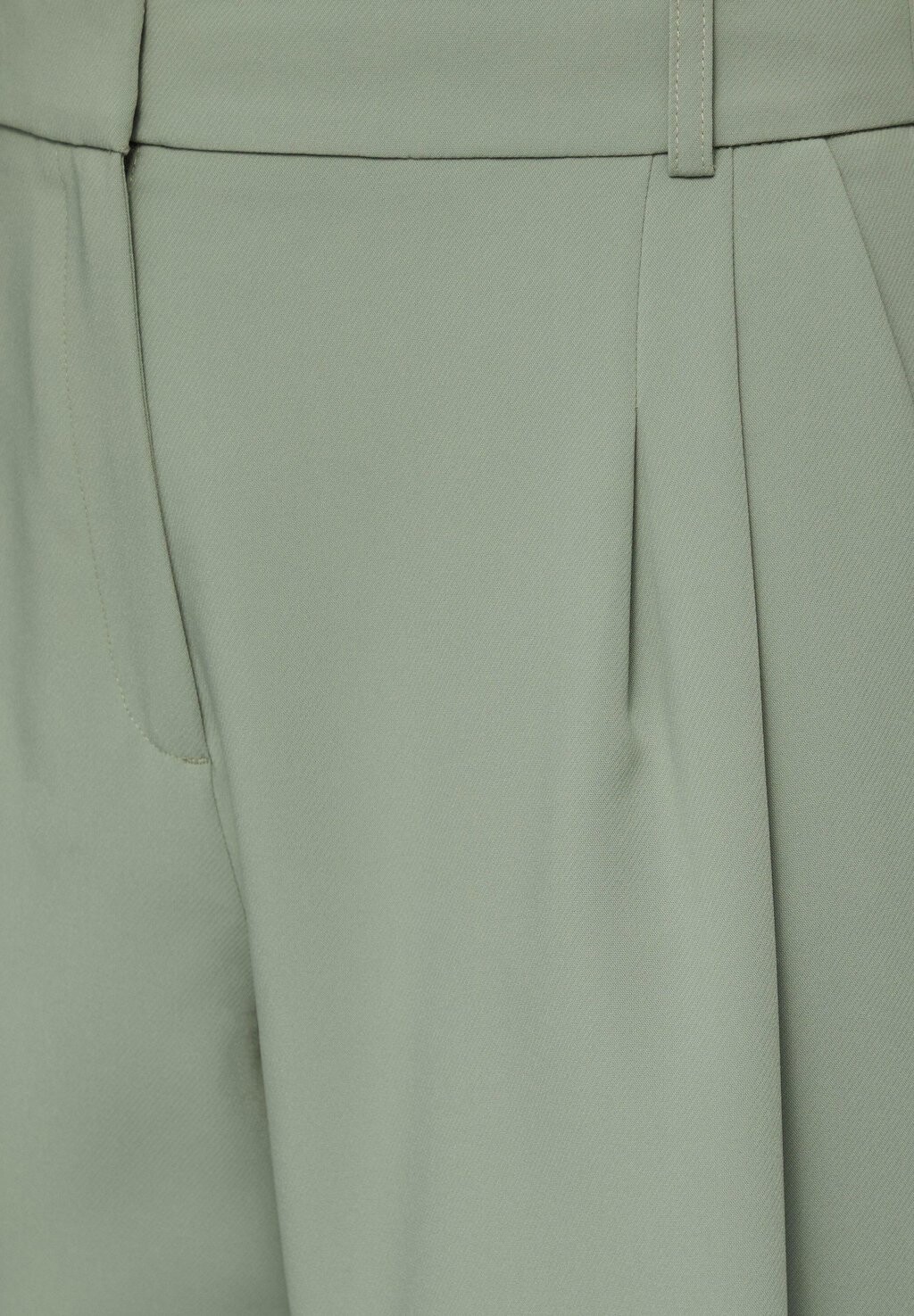 

Брюки RELAXED MIT EXTRA WEITEM BEIN s.Oliver BLACK LABEL, зеленый
