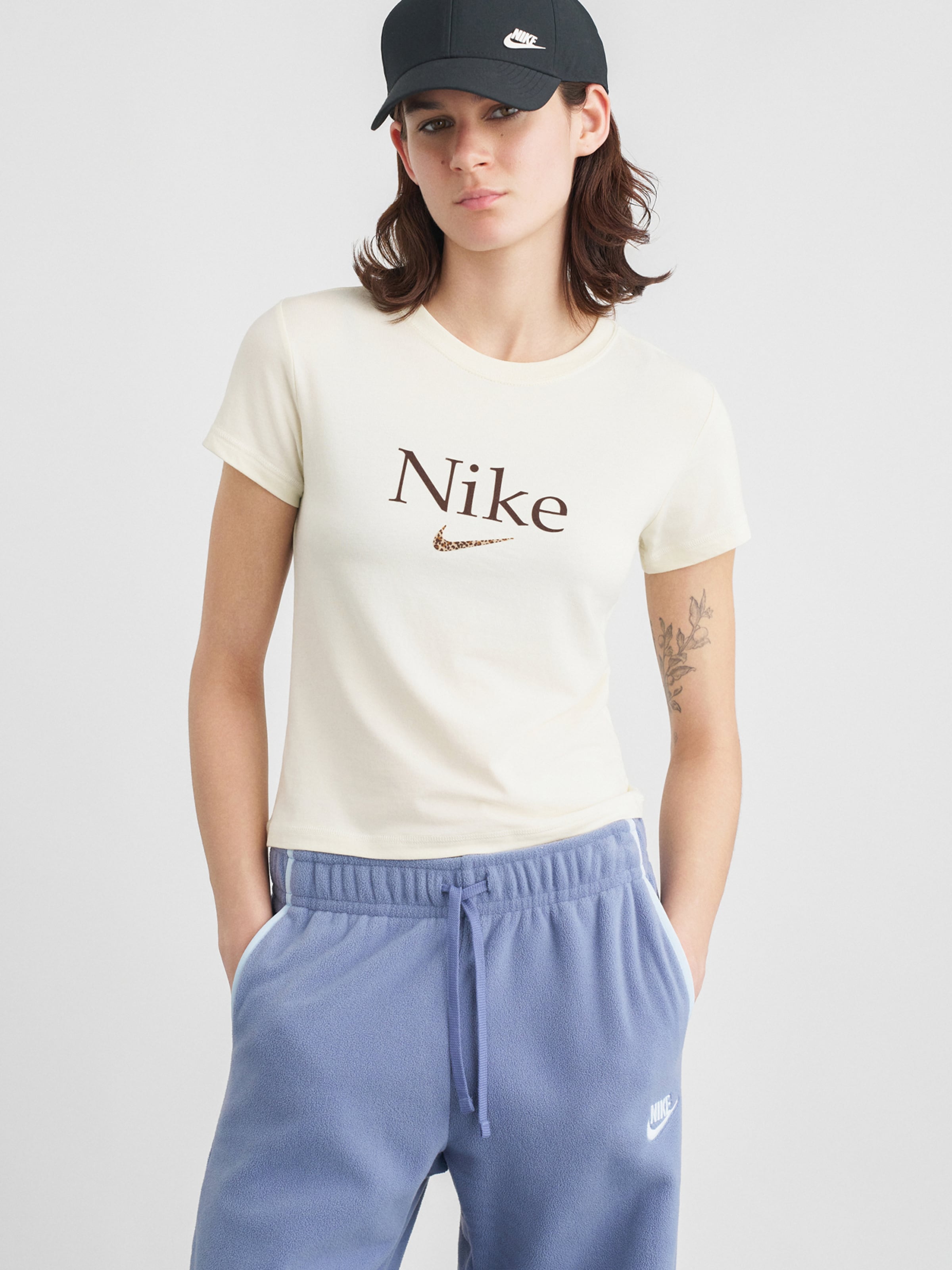 Nike Sportswear Футболка в натуральном белом цвете — фото 2