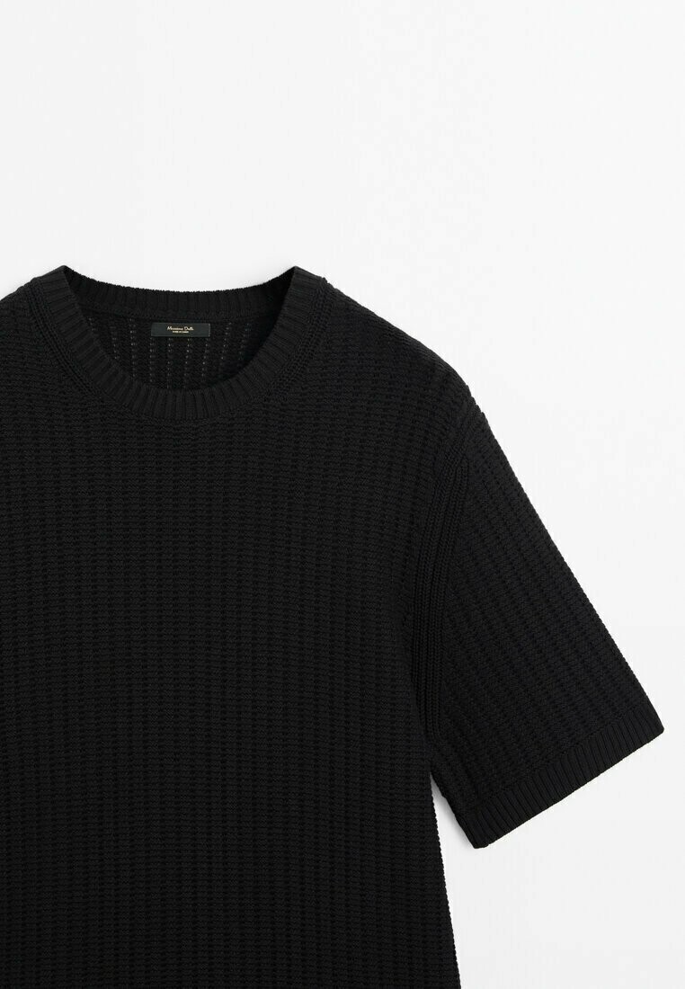 

Базовая футболка Massimo Dutti, черный