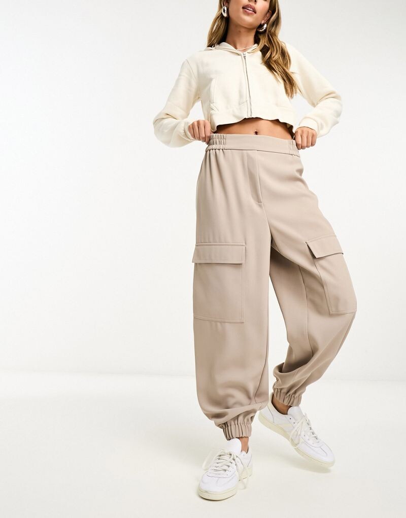 

Бежевый карго River Island с эластичной кромкой