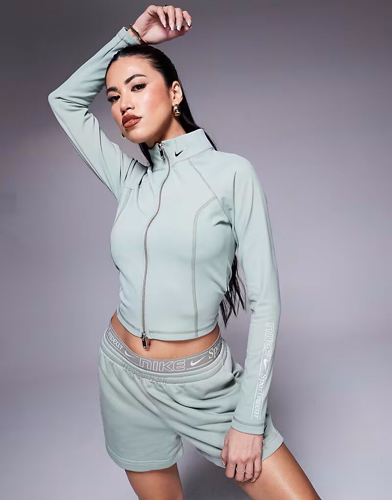 

Футболка Nike Gym Life Swoosh с длинными рукавами и молнией цвета хаки