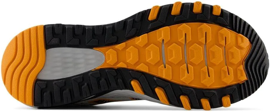 

Беговые кроссовки New Balance для мужчин 410 V8, черный