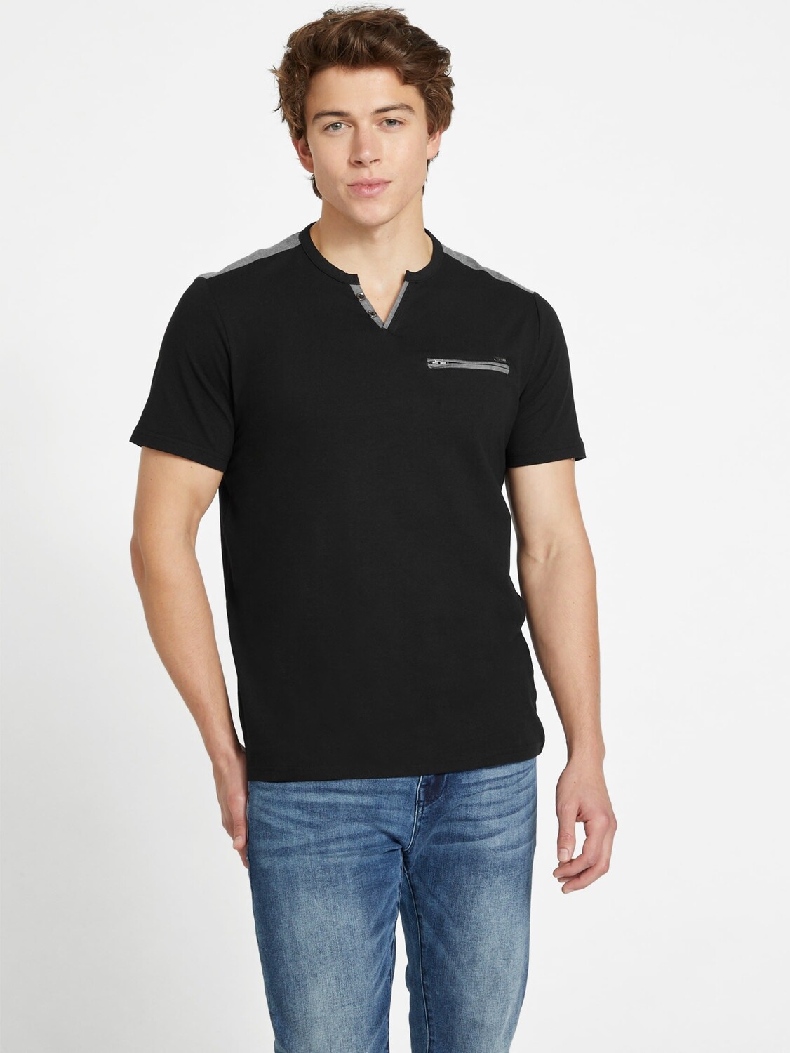

Футболка Mason с карманом на пуговицах на пуговицах Guess Factory, черный