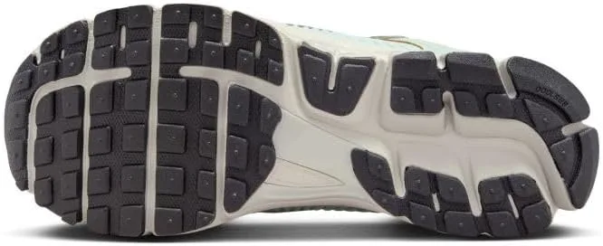Женские кроссовки для бега Nike Zoom Vomero 5, светло-серебристый — фото 2