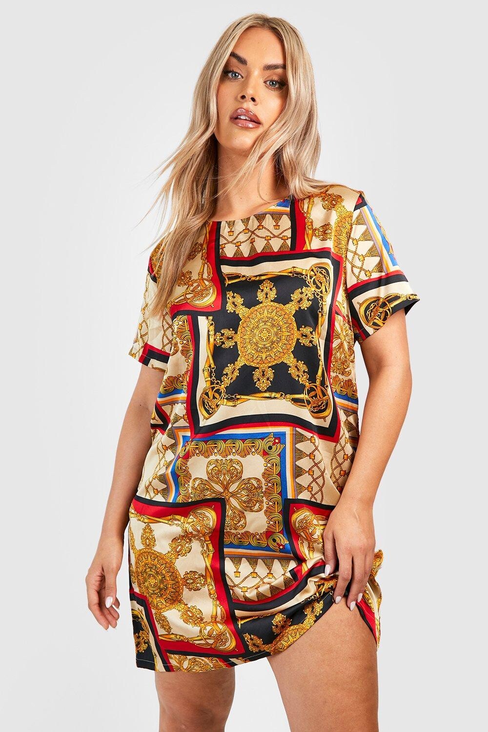 

Платье плюс с принтом цепочки Boohoo, серый
