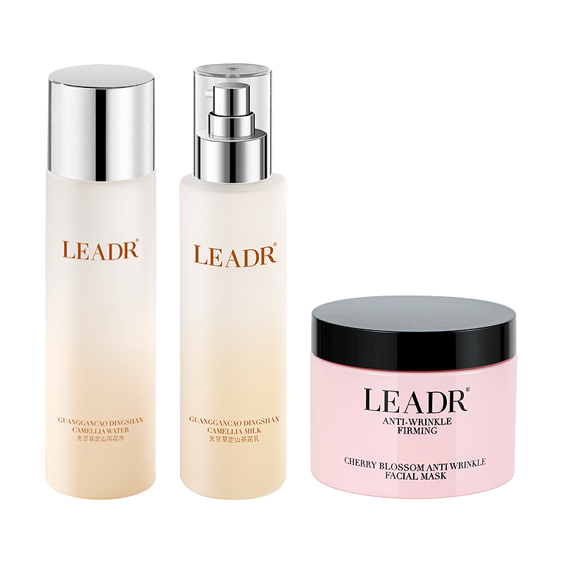 

Наборы для ухода за кожей Unisex LEADR