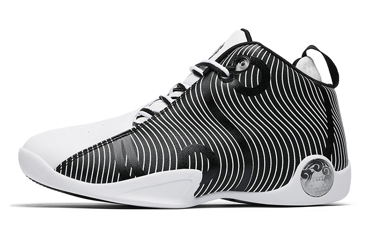 

Баскетбольные кроссовки мужские высокие White/Black VOIT