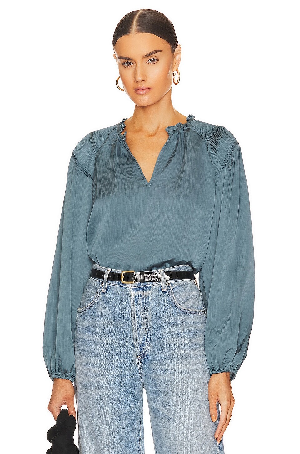 

Топ 1. STATE Ruched Detail Raglan, цвет Blue Surf