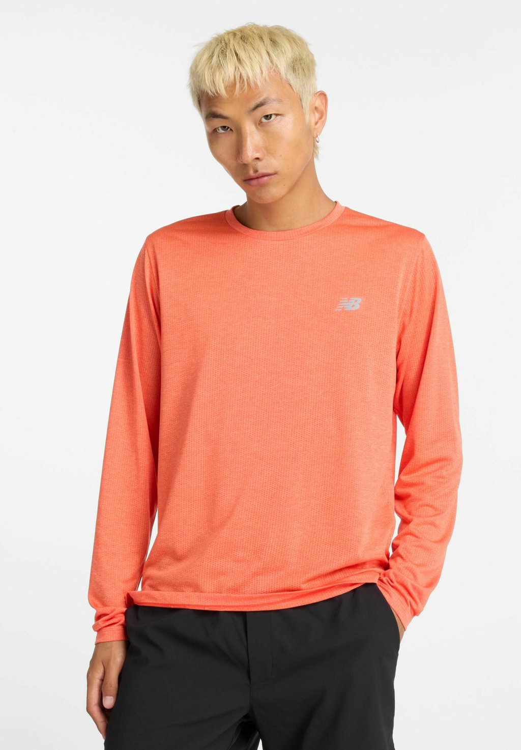 

Лонгслив ATHLETICS New Balance, красный