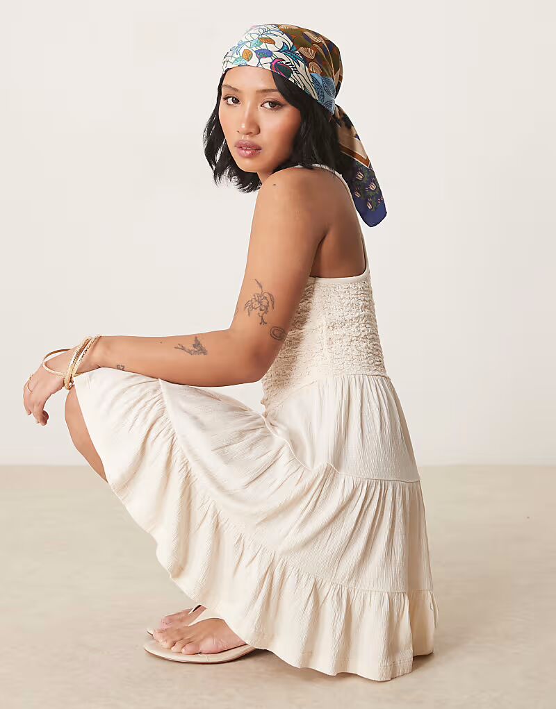 

ASOS DESIGN Petite жатое ярусное мини-платье кремового цвета ASOS Petite
