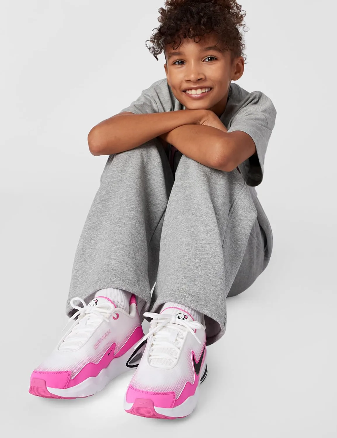 Кроссовки Nike Unisex Air Max Nova для детей - мальчиков, девочек, малышей и грудничков, белый/черный/фуксия — фото 2
