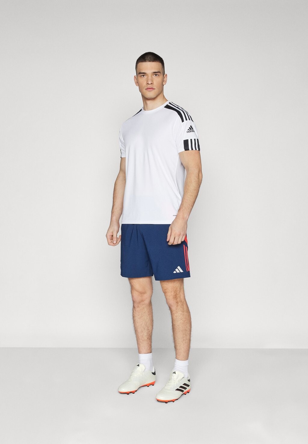 

Спортивные шорты Manchester United Short adidas Performance, темно-синий