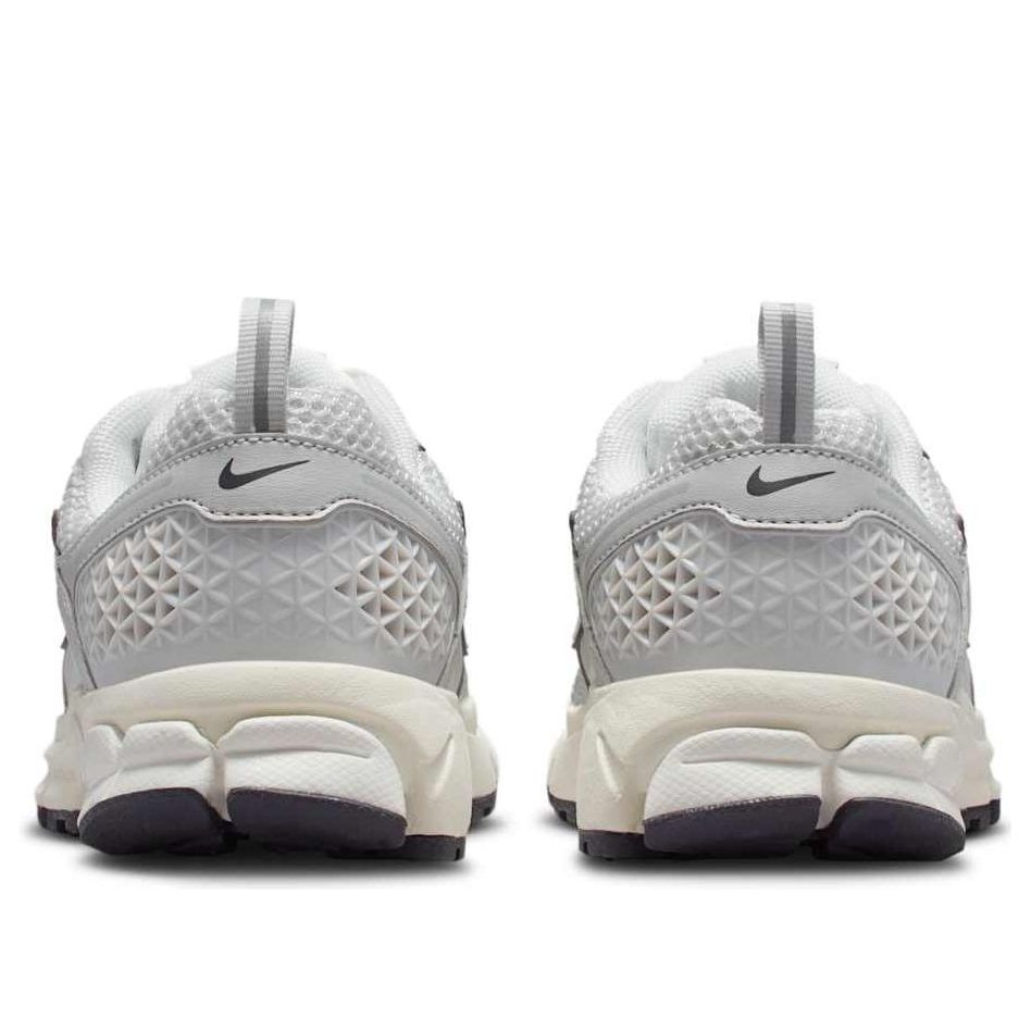 Кроссовки (GS) Nike Vomero 5 'Photon Dust Chrome' — фото 3