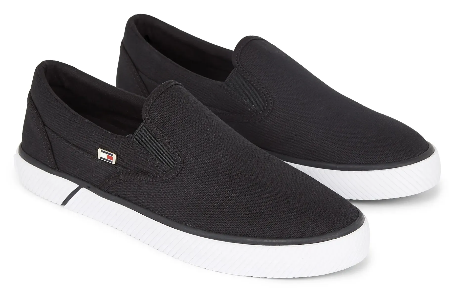 

Слипоны Tommy Hilfiger "VULC CANVAS SLIP-ON SNEAKER", тапочки, повседневная обувь, летняя обувь с эластичными боковыми вставками, черный