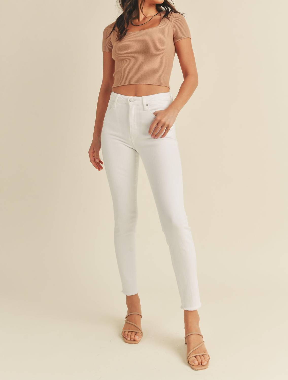

Джинсы Skinny Mini Fray Hem Jeans белого цвета JUST BLACK DENIM