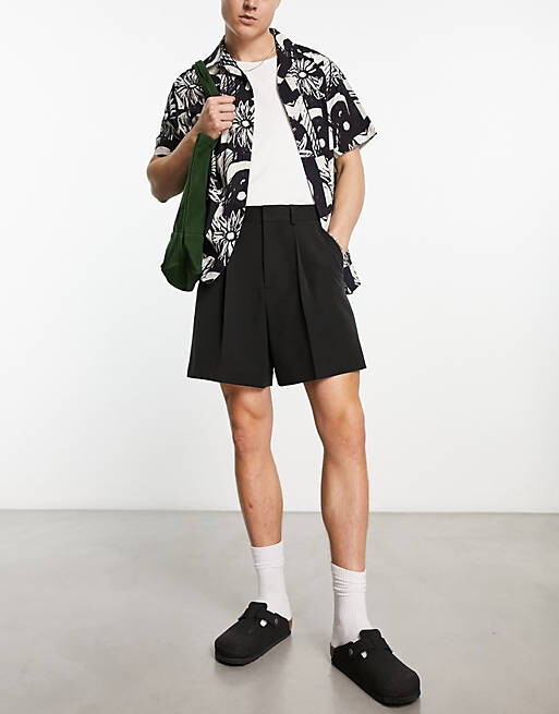 

Черные укороченные шорты-бермуды ASOS DESIGN