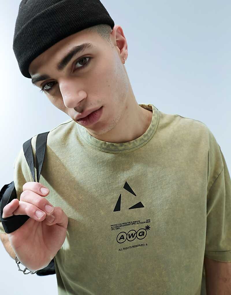 

Тяжелая футболка оверсайз цвета хаки с принтом на груди ASOS DESIGN