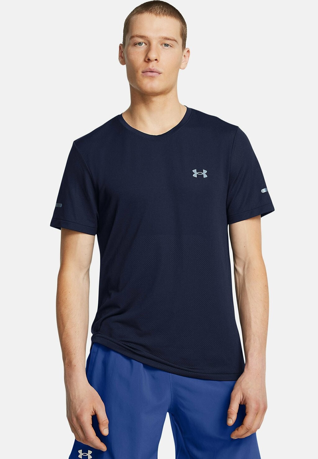 

Футболка с принтом SEAMLESS STRIDE LAUF Under Armour, синий