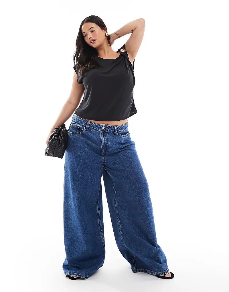 

Джинсы ASOS DESIGN Curve с высокой талией и широкими штанинами, средне-синего цвета