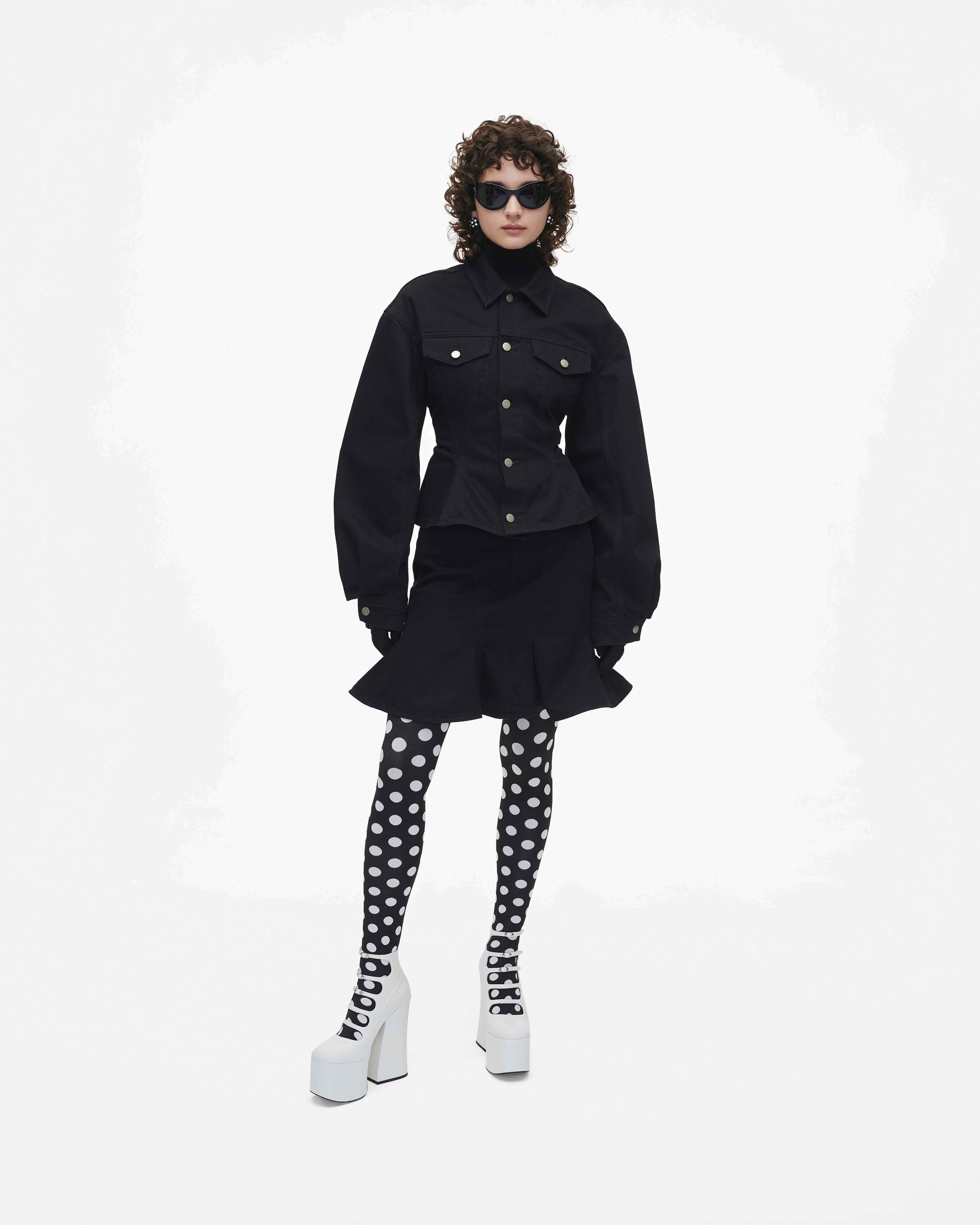 Ботильоны Kiki с тиснением под крокодила Marc Jacobs, цвет Cotton White — фото 2