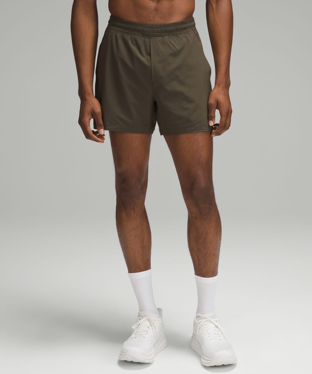

Короткие шорты с подкладкой Pace Breaker Lululemon, оливковый