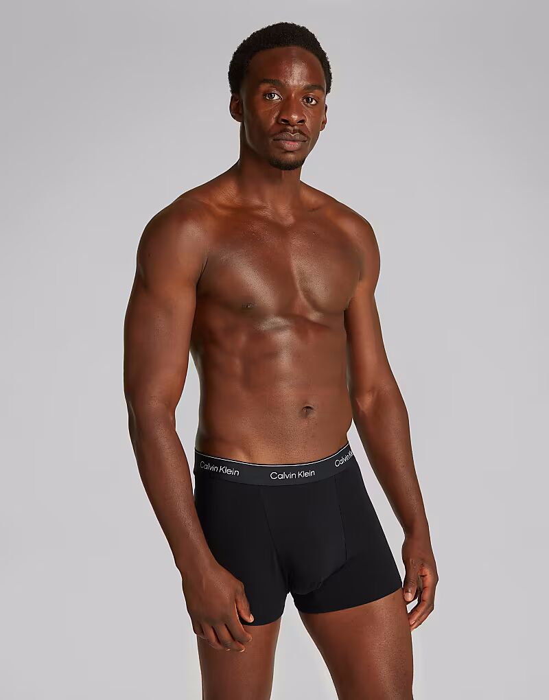 Упаковка из 3-х чемоданов-боксеров Calvin Klein Icon Cotton Stretch черного цвета с вытачками — фото 2