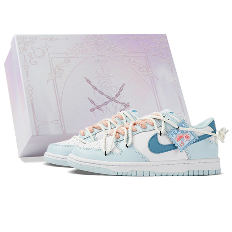 

Кроссовки Nike Dunk Skateboarding Shoes Women's Low-top White/Royal Blue/Fern Green, синий/белый