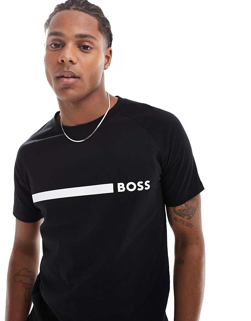 

BOSS – Черная приталенная футболка