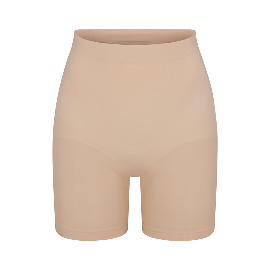 

Шорты до средины бедра SKIMS Seamless Sculpt, цвет Mica