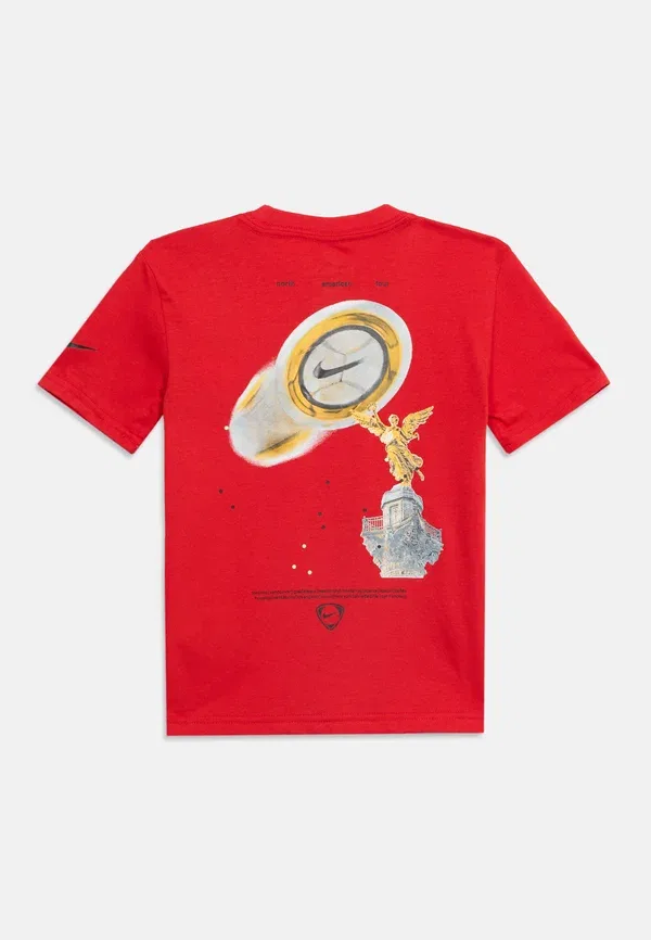 Футболка с принтом Nike Sportswear World Cup Graphic Tee, университетский красный — фото 2