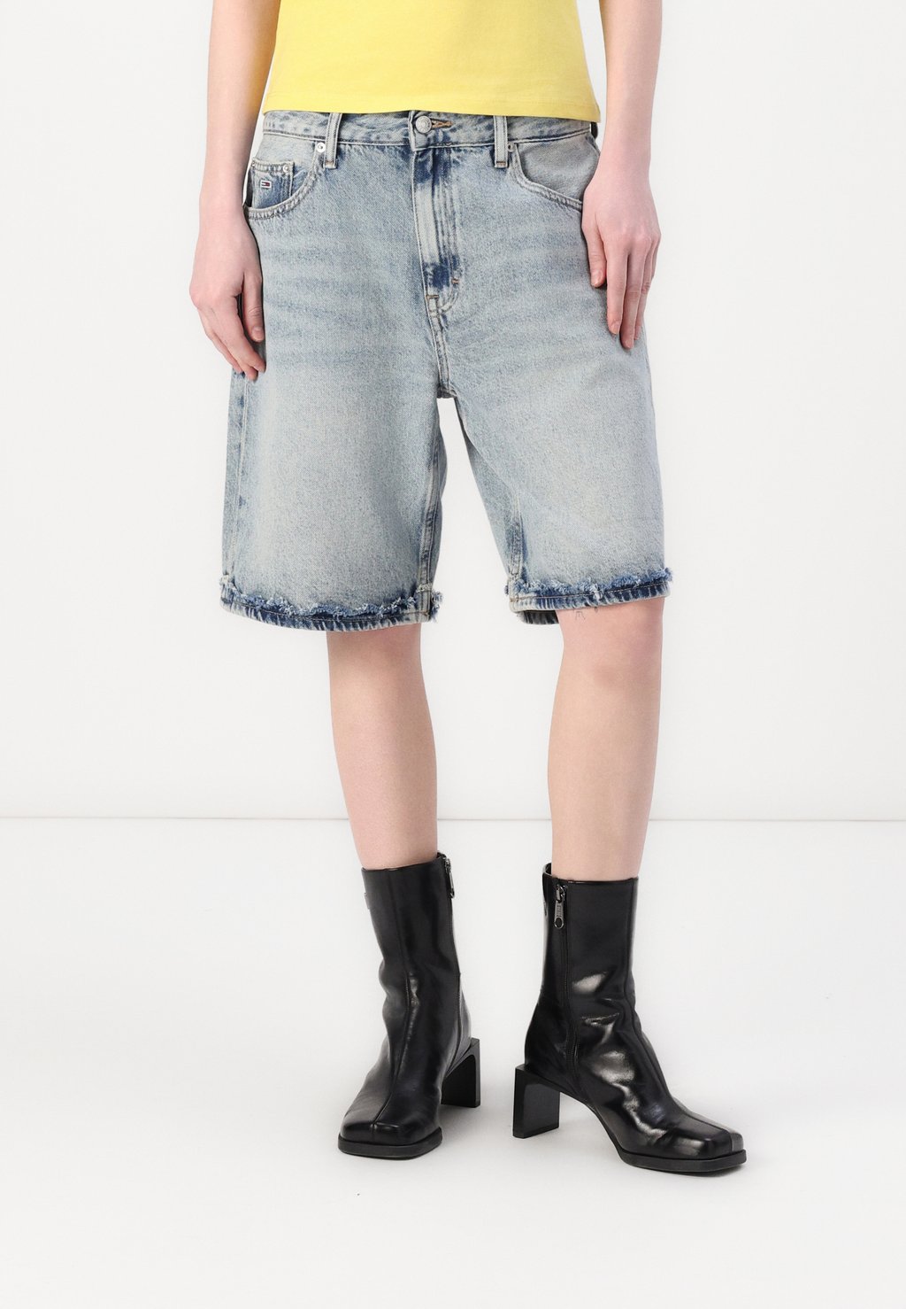 

Джинсовые шорты MIA BERMUDA Tommy Jeans, цвет Denim Light