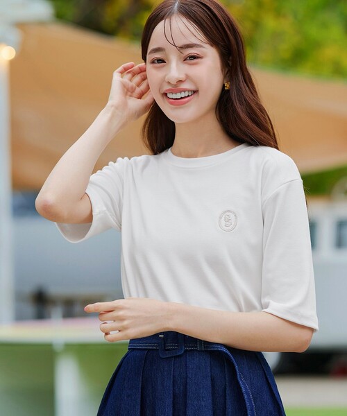 

Футболка с вышитым логотипом, индивидуальный пошив Tiaclasse, цвет слоновая кость