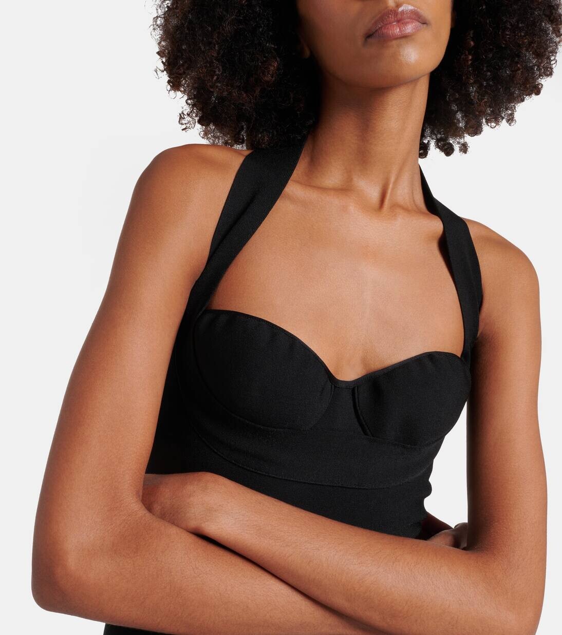 Мини-платье с халтер-воротником из рубчатой вязки Alaïa, цвет noir alaia — фото 4