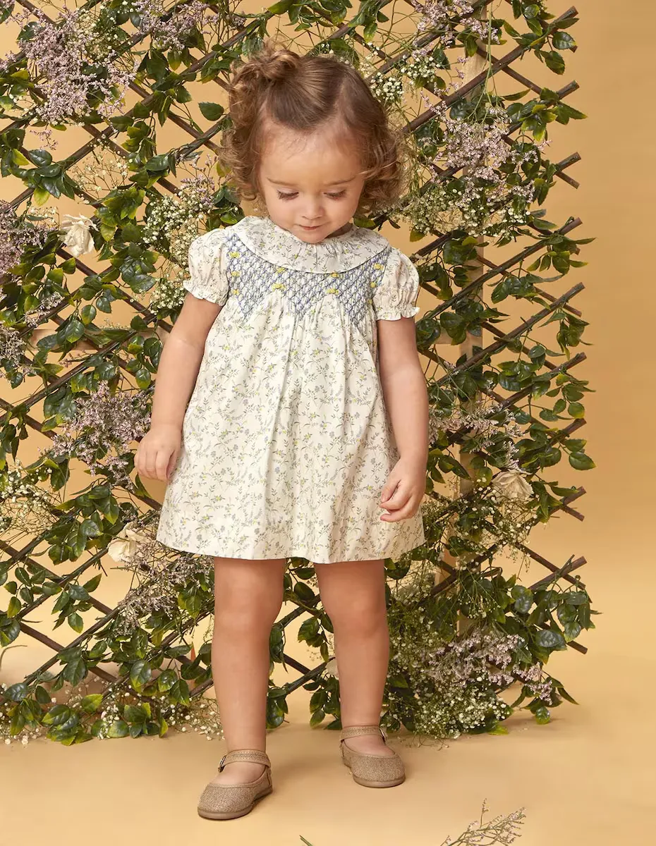 

Платье для девочки с принтом в виде полевых цветов и трусики в тон Gocco, светло-голубой